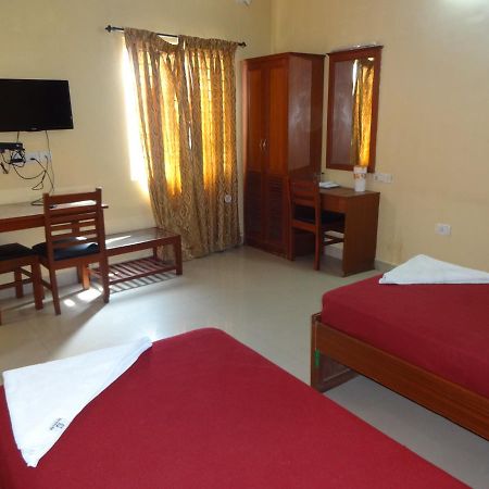 Sea Shell Park Hotel Chennai Exterior photo