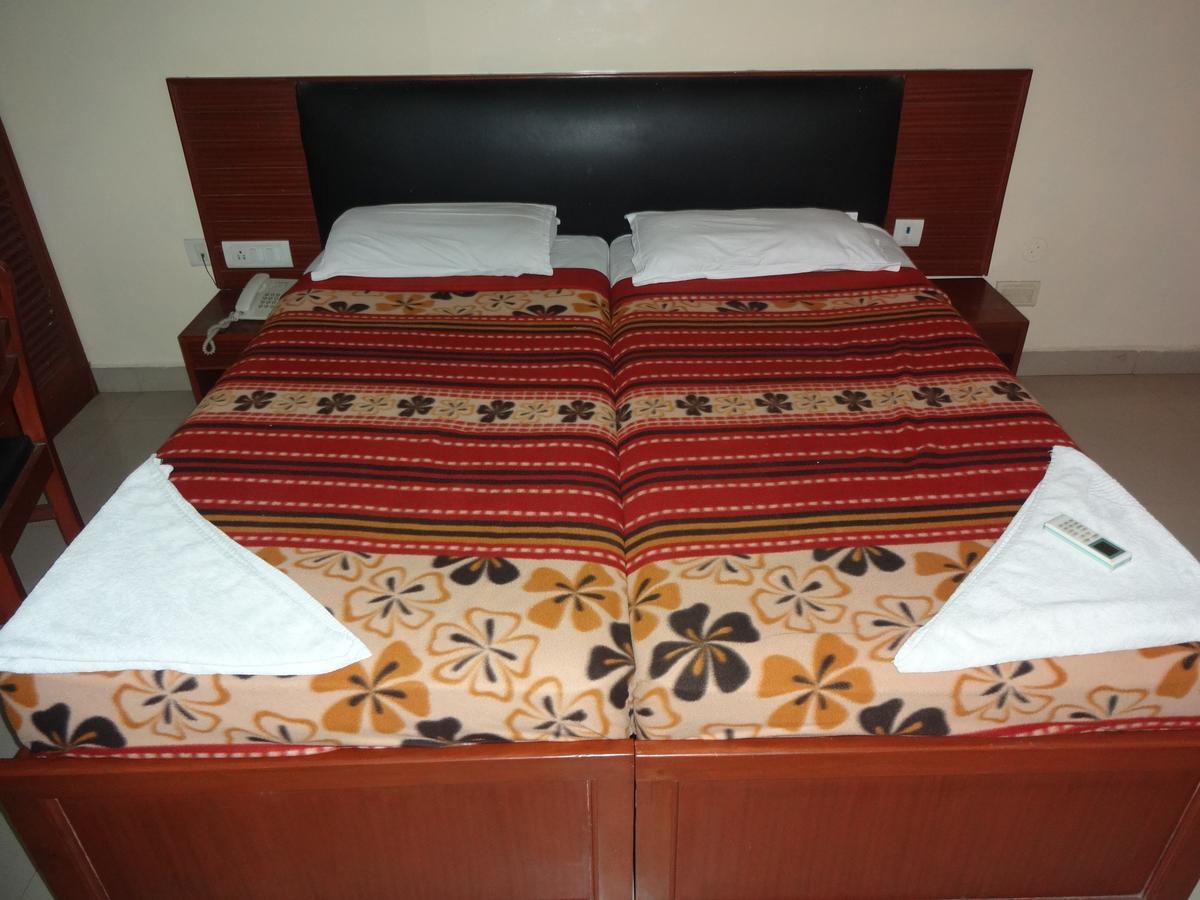 Sea Shell Park Hotel Chennai Exterior photo