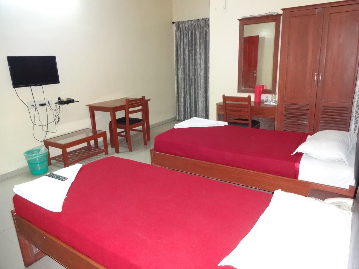 Sea Shell Park Hotel Chennai Exterior photo
