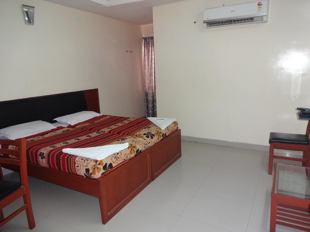 Sea Shell Park Hotel Chennai Exterior photo