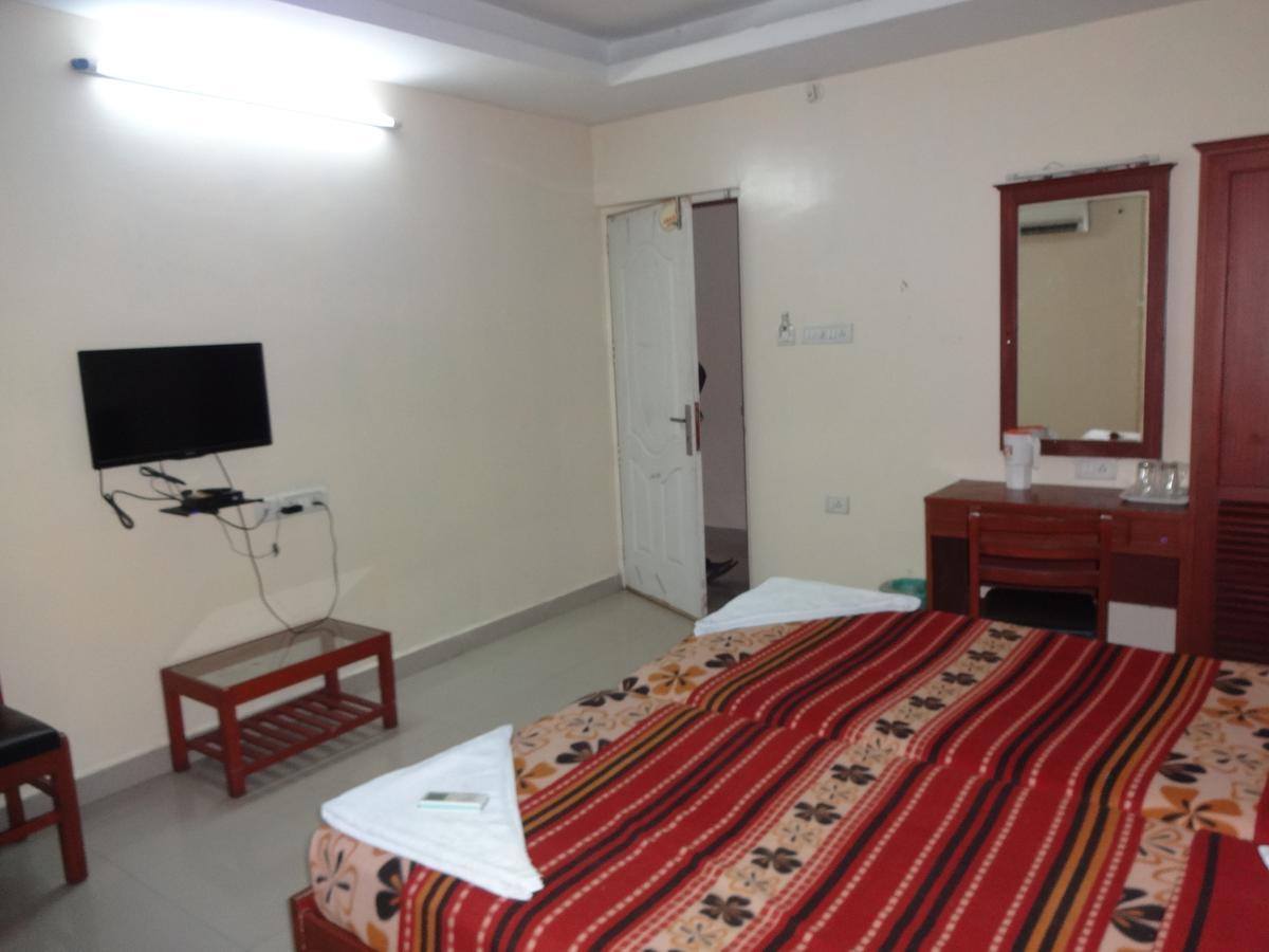 Sea Shell Park Hotel Chennai Exterior photo